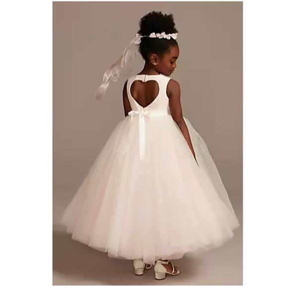 Girls Tulle Ball Gown Flower Girl Dress with Heart Cutout - Picture 1 of 8